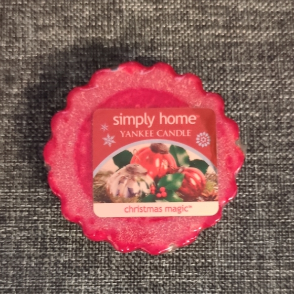 Yankee Candle Other - Yankee Candle Simply Home Christmas Magic Red Wax Tart